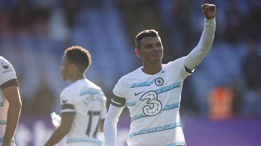 Clubes ingleses tratan de enderezar rumbo en la Champions