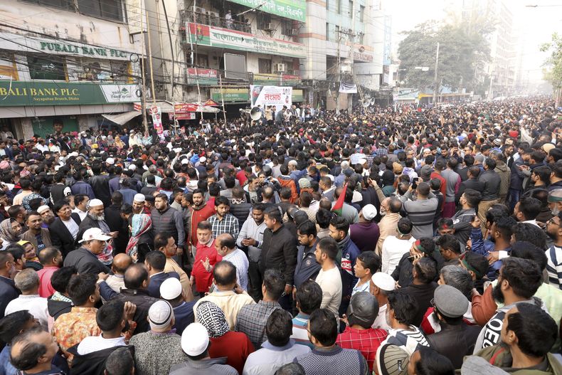 Partidarios de la ex primera ministra de Bangladesh Khaleda Zia y su Partido Nacionalista protestan en Daca, Bangladesh, el 11 de diciembre del 2024. (Foto AP)