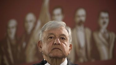 México deja de otorgar contratos para explotación petrolera