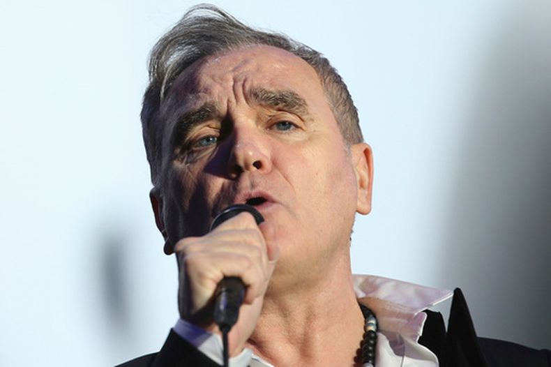 ARCHIVO - El cantante y compositor británico Morrissey se presenta en el festival de música Vive Latino en la Ciudad de México el 17 de marzo de 2018. (Foto AP/Marco Ugarte, archivo)