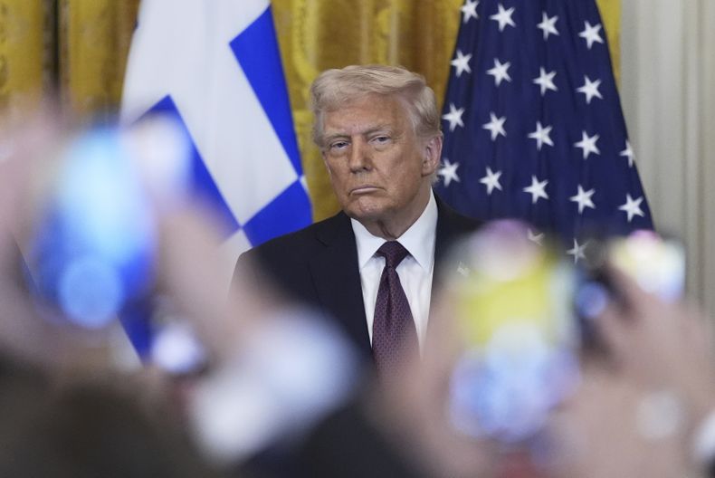El presidente estadounidense Donald Trump durante un evento en la Casa Blanca, el lunes 24 de marzo de 2025, en Washington. (AP Foto/Mark Schiefelbein)