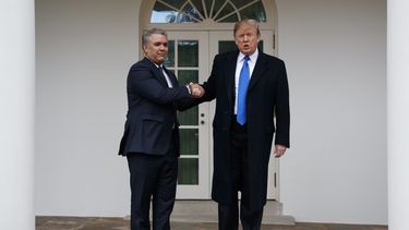 Trump critica rechazo de ayuda humanitaria de Nicolás Maduro