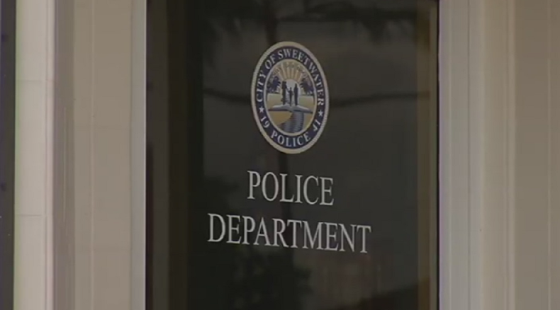 POLICIA SWEETWATER.png