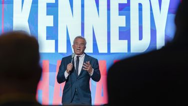 Robert F. Kennedy Jr habla en un evento en Washington el 24 de mayo del 2024. (Foto AP/Jose Luis Magana)