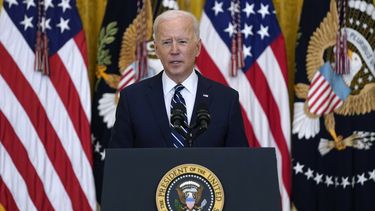 Biden promete 200 millones de vacunados en 100 días