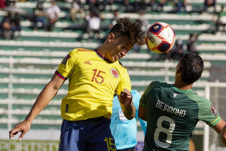 Bolivia vuelve a prácticas y 2 jugadores dan postivo a COVID