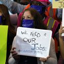 Bajan solicitudes de ayuda por desempleo en EEUU