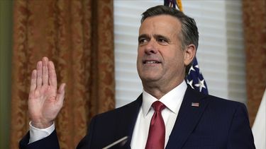 John Ratcliffe presta juramento como director de la CIA en el edificio de oficinas ejecutivas Eisenhower, en el campus de la Casa Blanca, el jueves 23 de enero de 2025, en Washington. (AP Foto/Alex Brandon)