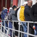 Solicitudes de ayuda por desempleo bajan levemente en EEUU