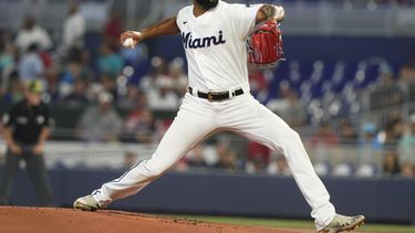 Alcántara trabaja 9 entradas y Marlins ganan 4-3 a Bravos
