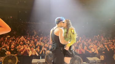 rauw alejandro le pidio matrimonio a rosalia: todo quedo en video