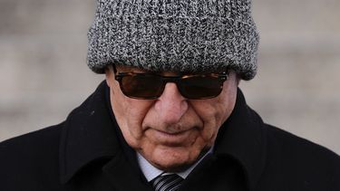 ARCHIVO - Erden Arkan sale de un tribunal federal, el viernes 10 de enero de 2025, en Nueva York, tras declararse culpable de trabajar con un funcionario gubernamental turco para canalizar contribuciones ilegales de campaña para el alcalde de la ciudad de Nueva York Eric Adams. (AP Foto/Julia Demaree Nikhinson, archivo)