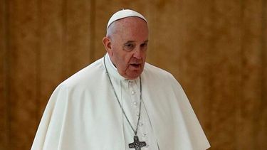 el papa denuncia la muerte de casi 2.000 personas en el mediterraneo en lo que va del ano