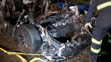 Elon Musk niega que el piloto automático estuviera en uso durante el mortal accidente de Tesla en EEUU