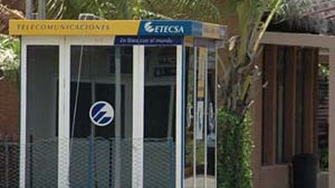 americateve | Según un empleado de ETECSA, el precio sería similar al del servicio que ofertan las más de 140 salas de navegación habilitadas desde 2012: portal Nauta.cu en 4.30 dólares por hora.