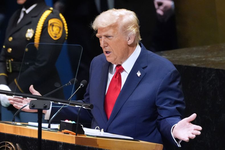 El presidente estadounidense Donald Trump habla ante la Asamblea General de las Naciones Unidas, el martes 23 de septiembre de 2025, en Nueva York. (AP Foto/Evan Vucci)