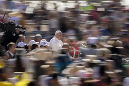 Papa emite decreto sobre nuevos grupos religiosos