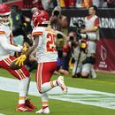 Chiefs maltratan a Cardinals con 5 pases de TD de Mahomes