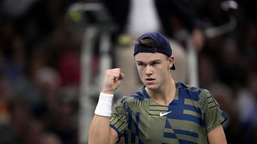 Rune avanza a semis de Masters tras abandono de Alcaraz