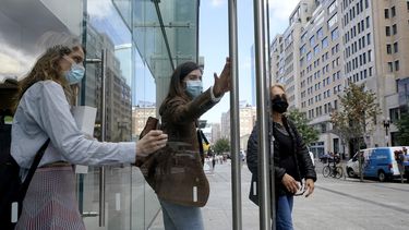 eeuu: caen casos de covid, pero hay indicios preocupantes