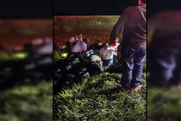 Impresionantes imágenes del rescate de una familia que cayó en su auto en un canal del SW de Miami
