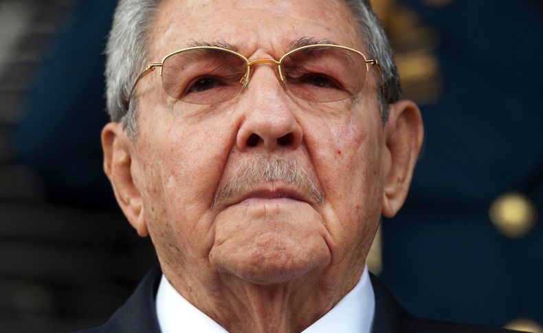 CAR-GEN_CUBA-RAUL_CASTRO-FUTURO-0.jpg