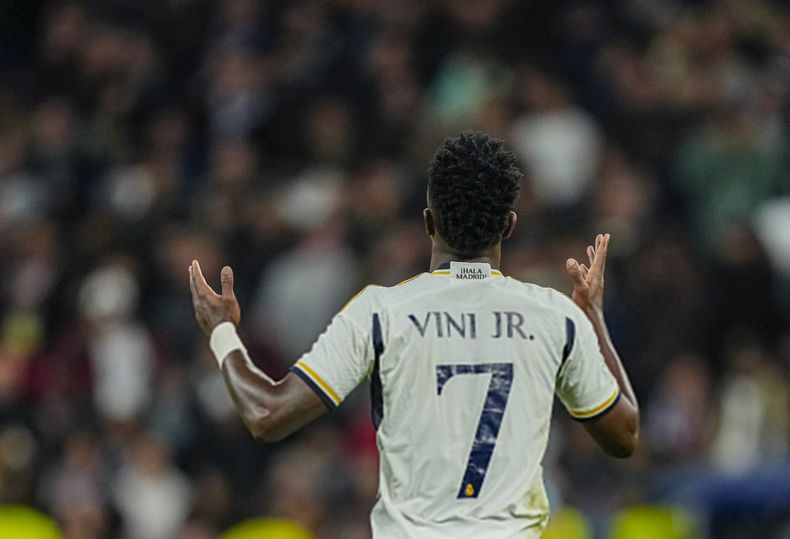 ARCHIVO - Vinicius Junior del Real Madrid celebra tras anotar un gol en el partido contra Braga por la Liga de Campeones, el miércoles 8 de noviembre de 2023. (AP Foto/José Bretón)