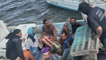 mueren 2 cubanos de un grupo de 8 balseros que estuvieron 29 dias en el mar