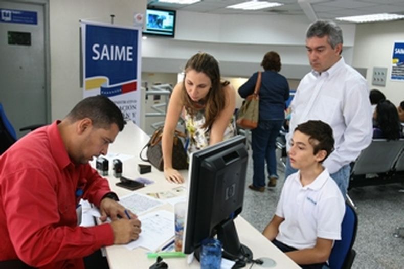 La inteligencia cubana es el autor del sistema para emitir las cédulas de identidad y los pasaportes en Venezuela.