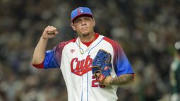 ARCHIVO - Yariel Rodriguez, de Cuba, reacciona durante el encuentro de cuartos de final en el Clásico Mundial de Béisbol entre Australia y Cuba, en el Domo de Tokio, en Tokio, el miércoles 15 de marzo de 2023. (AP Foto/Toru Hanai, File)