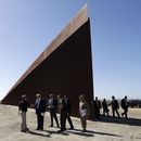 DHS pide fondos del Pentágono para 430 km de muro