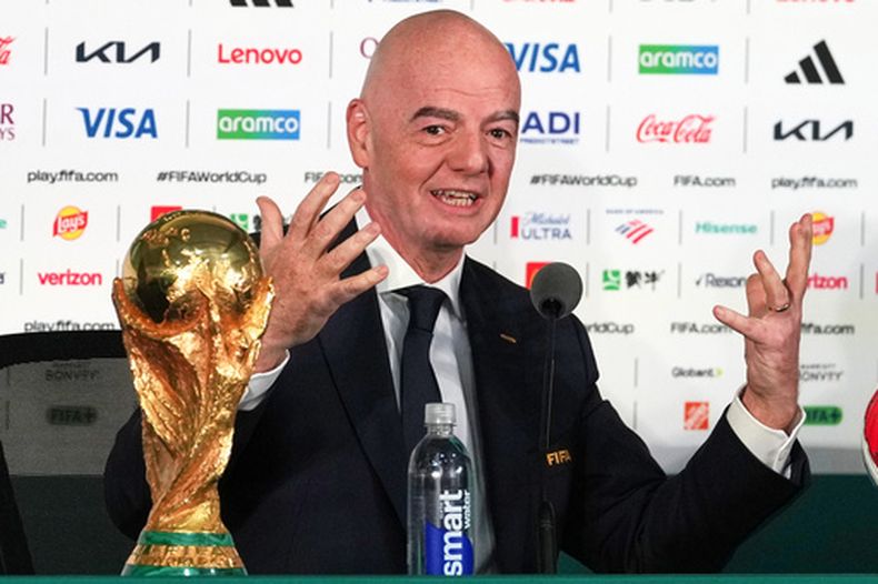El presidente de la FIFA, Gianni Infantino, durante una conferencia de prensa, el miércoles 10 de junio de 2026, en el estadio Ciudad de México. (AP Foto/Eduardo Verdugo)