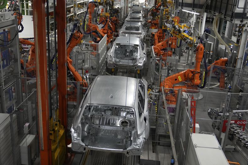Una fábrica de BMW en Múnich, Alemania, el 22 de octubre del 2021. (AP foto/Matthias Schrader)