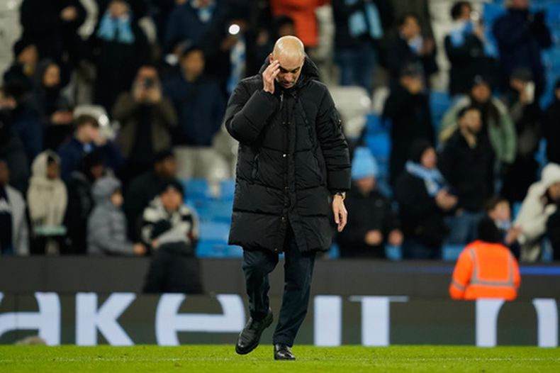 El técnico del Manchester City Pep Guardiola al final del partido contra Brighton en la Liga Premier, el miércoles 7 de enero de 2026. (AP Foto/Dave Thompson)