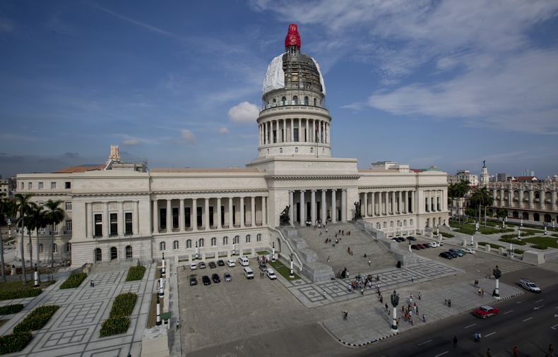 CAR-GEN_CUBA-CAPITOLIO-0.jpg