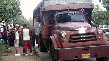 Huelga a los Castro: paro de camioneros por hostigamiento