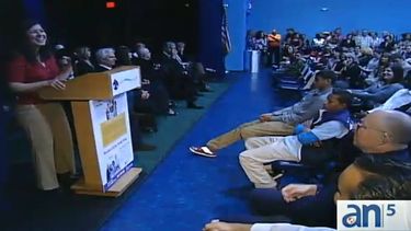 americateve | Hoy se celebra el día nacional de la adopción y Adriana Navarro está en el Miami Children Museum donde se ha celebrado un evento al respecto.