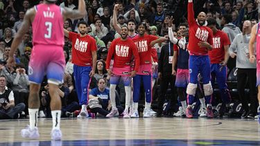 Beal y Wizards borran déficit de 20 puntos y vencen a Wolves