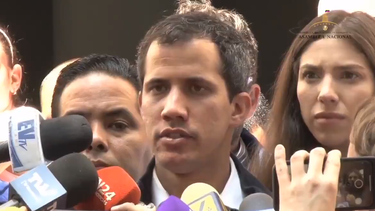 juan guaido busca que los militares lo ayuden a sacar a maduro del poder
