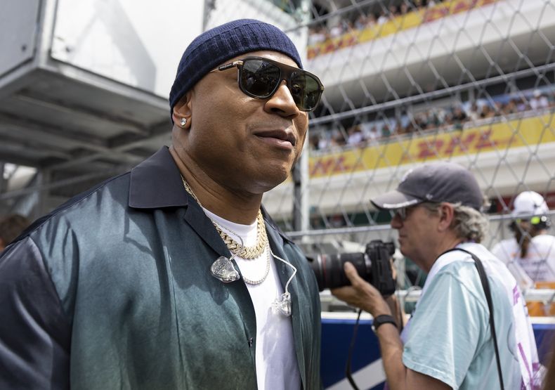 El rapero LL Cool J antes del inicio del Gran Premio de Miami de la Fórmula Uno el domingo 7 de mayo del 2023. (Matias J. Ocner/Miami Herald via AP)