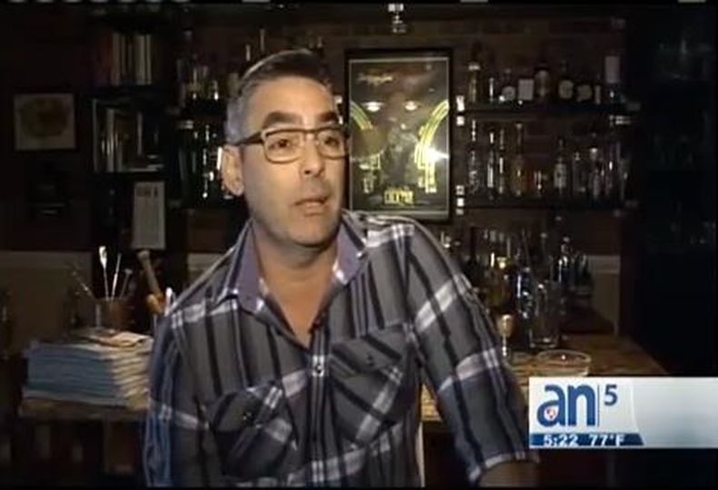 El cubano Julio Cabrera que vive y trabaja en Miami se convirtió en el "bartender" más creativo de Estados Unidos.