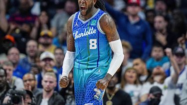 Fuente AP: Harrell se reúne con Rivers, firma con Sixers