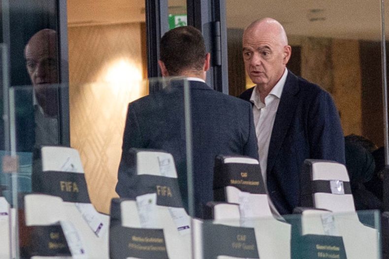 El presidente de la FIFA, Gianni Infantino, asiste a un partido de fútbol de la Copa Africana de Naciones Femenina 2026 entre Malaui y Zambia, en Rabat, Marruecos, el miércoles 5 de agosto de 2026. (Foto AP)