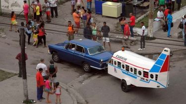 Los cubanos se preparan desde el nacimiento para el momento de la partida definitiva o temporal.