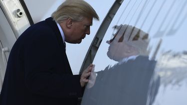 Trump dice que él y los republicanos son “imbatibles”