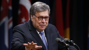Panel de cámara ratifica desacato de 2 funcionarios de Trump