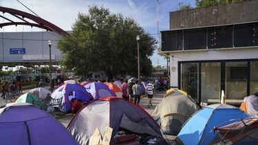 La Corte Suprema autoriza restricciones de Trump al asilo
