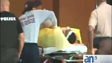 americateve | Seis policías del condado de Miami-Dade resultaron heridos en un tiroteo en el que murieron dos sospechosos.