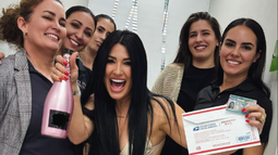 la actriz y comediante cubana heydy gonzalez y su hija obtienen la residencia permanente en estados unidos
