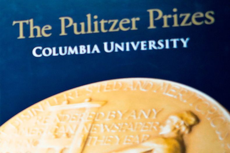 ARCHIVO - Señalización de los Premios Pulitzer en la Universidad de Columbia, 28 de mayo de 2019, en Nueva York. (Foto AP/Bebeto Matthews, archivo)